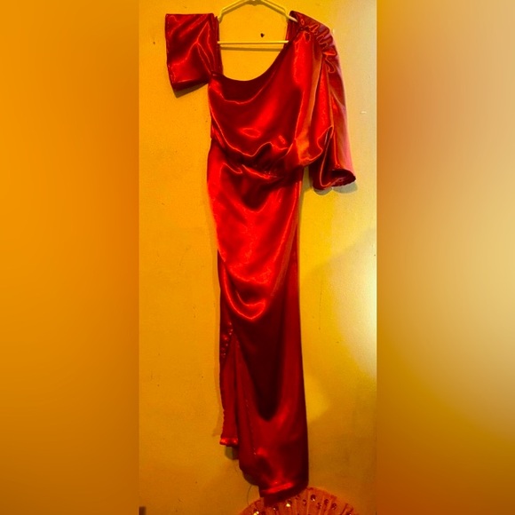 PrettyLittleThing, NWT Shiny and Curvy Dress, Size Small - Picture 2 of 13